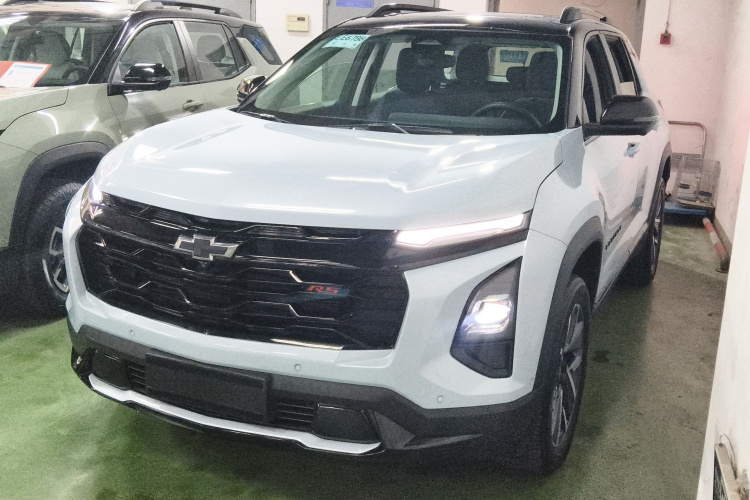 Chevrolet Equinox Plus 2025 #2 Chevrolet Equinox Plus 2025 car image #2