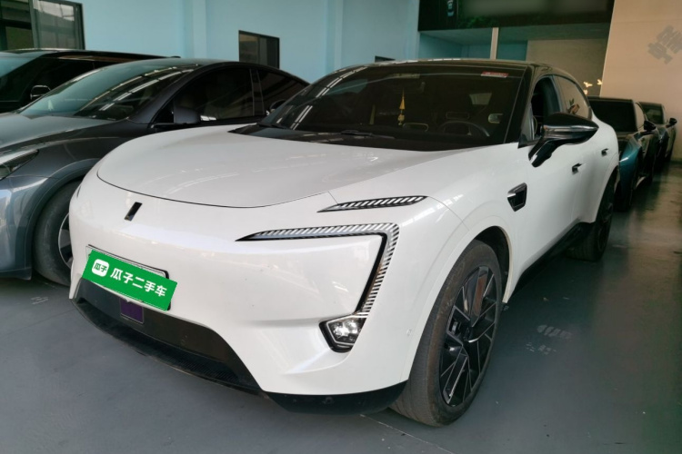 Avatr 11 2023 #2 Avatr 11 2023 car image #2