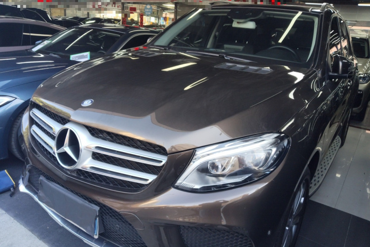 Mercedes-Benz GLE Class 2018 car image #2