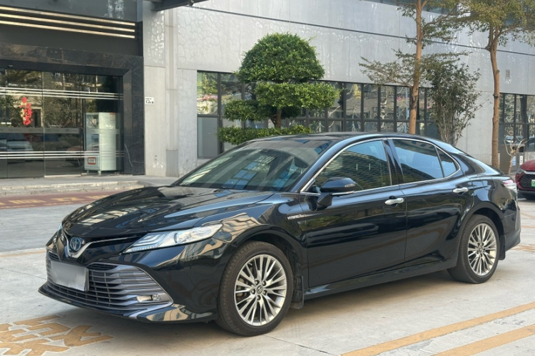 Toyota Camry 2018 car image #2