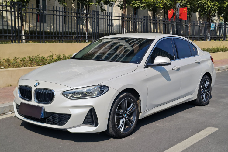 BMW 1 Series 2021 immagine di auto #2