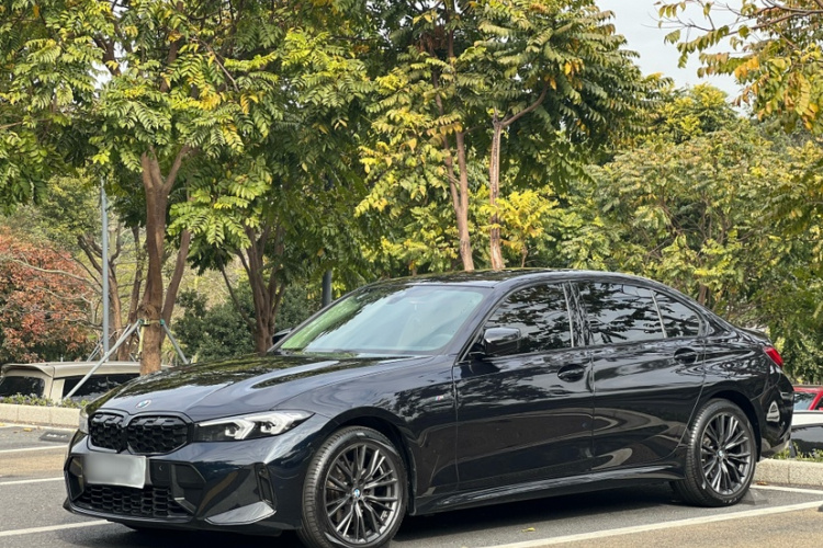 BMW 3 Series 2024 car image #2