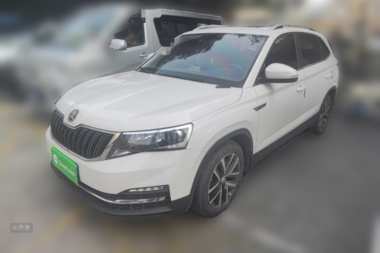 Skoda Kamiq 2021 car image #2