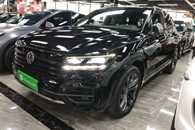 Volkswagen Touareg 2020 car image #2