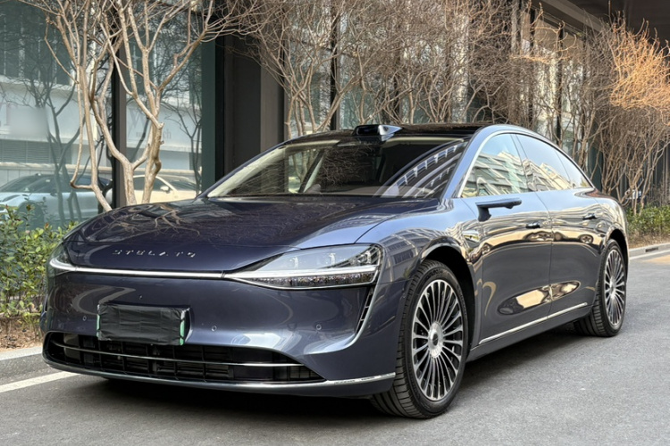 HongQi 2025 car image #2