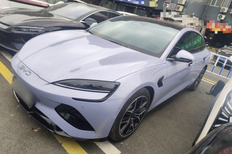 BYD Seal 2025 car image #2