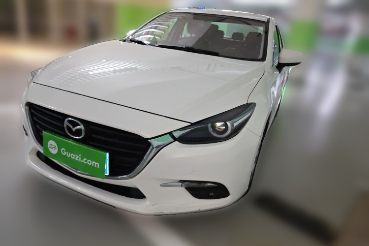 Mazda 3 Axela 2017 car image #2