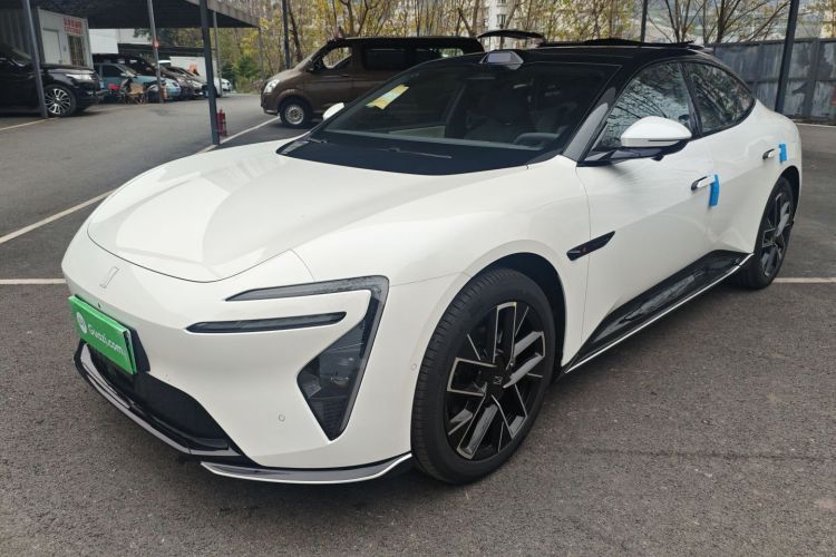 Avatr 06 2025 #2 Avatr 06 2025 car image #2