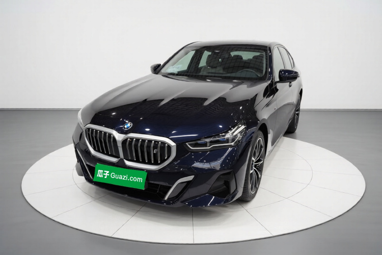 BMW i5 2024 car image #2