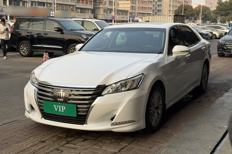 丰田 皇冠 2017 汽车图片 #2