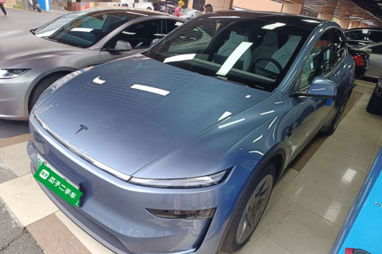 特斯拉 Model Y L 2025 汽车图片 #2