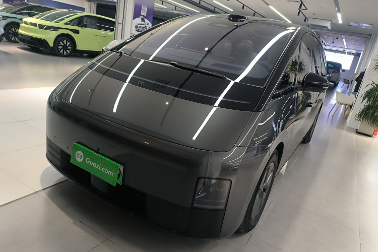 理想汽车 理想MEGA 2025 汽车图片 #2