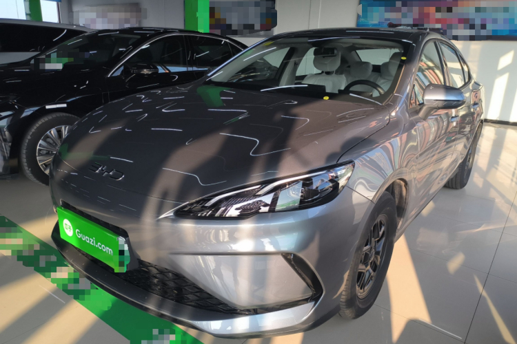 BYD Seal 05 DM-i 2025 car image #2