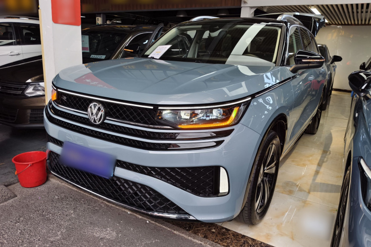 Volkswagen Tavendor 2023 car image #2