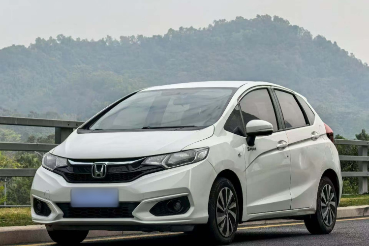 Honda Fit 2018 car image #2