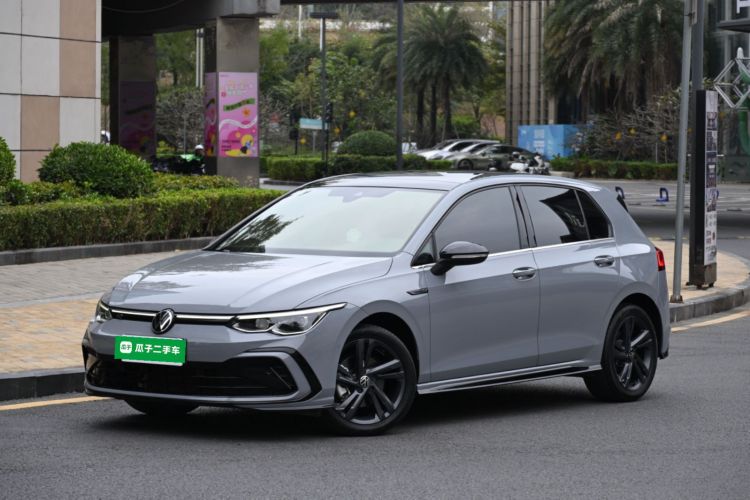 Volkswagen Golf 2022 car image #2
