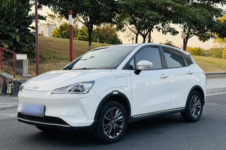 哪吒汽车 哪吒V 2023 #2 哪吒汽车 哪吒V 2023 汽车图片 #2