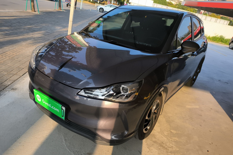 哪吒汽车 哪吒V 2021 汽车图片 #2