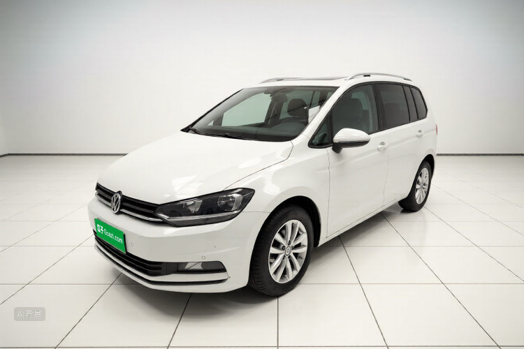 Volkswagen Touran 2018 immagine di auto #2