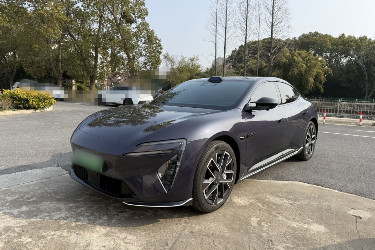 Avatr 06 2025 car image #2