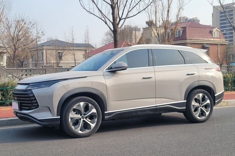 BYD Frigate 07 2024 #2 BYD Frigate 07 2024 car image #2