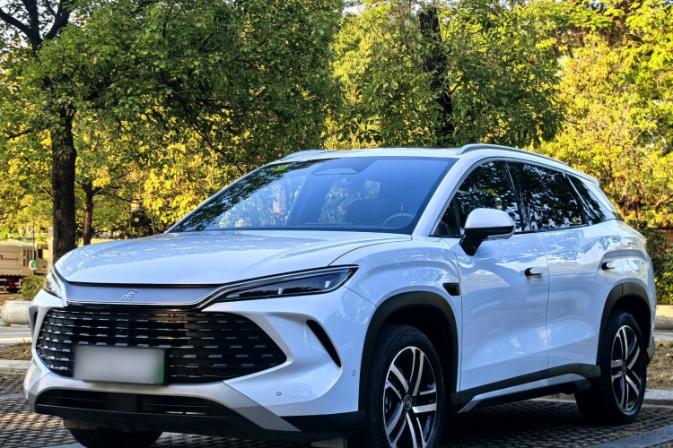 BYD SongL DM-i 2025 car image #2