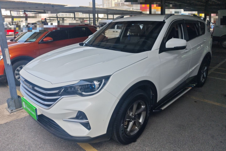 X70M 2020 car image #2