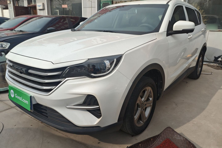 X70M 2020 car image #2