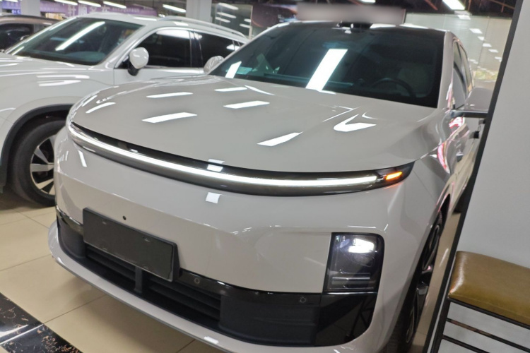 Li L6 2024 صورة سيارة #2