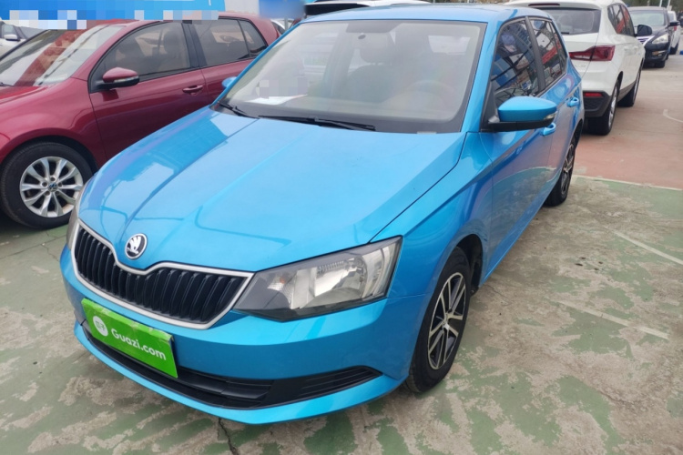 Skoda Fabia 2015 изображение автомобиля #2