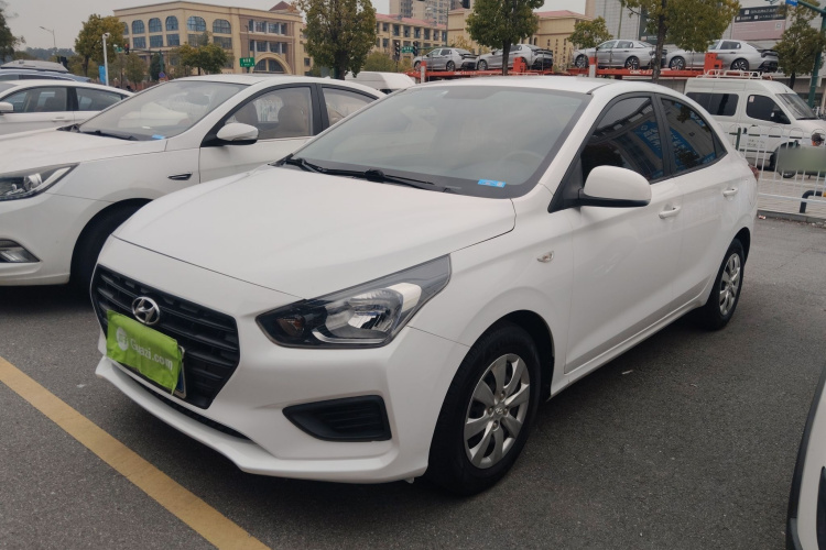 Hyundai Reina 2020 car image #2