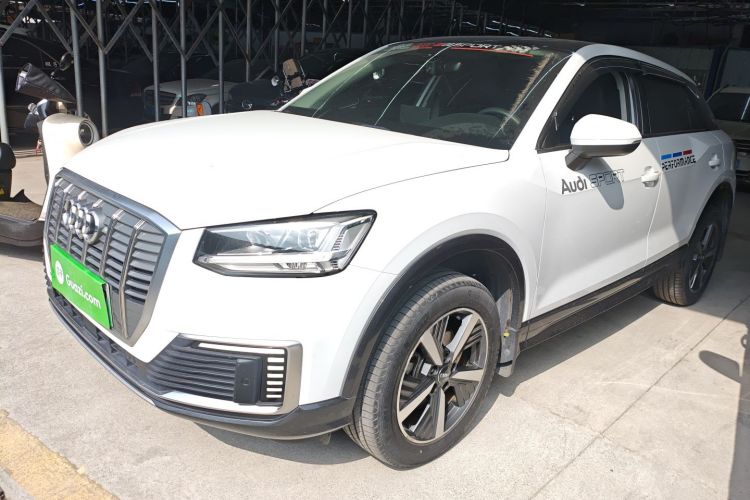 Audi Q2L e-tron 2020 car image #2