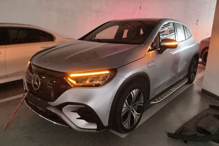 Mercedes-Benz EQE SUV 2023 #2 Mercedes-Benz EQE SUV 2023 car image #2