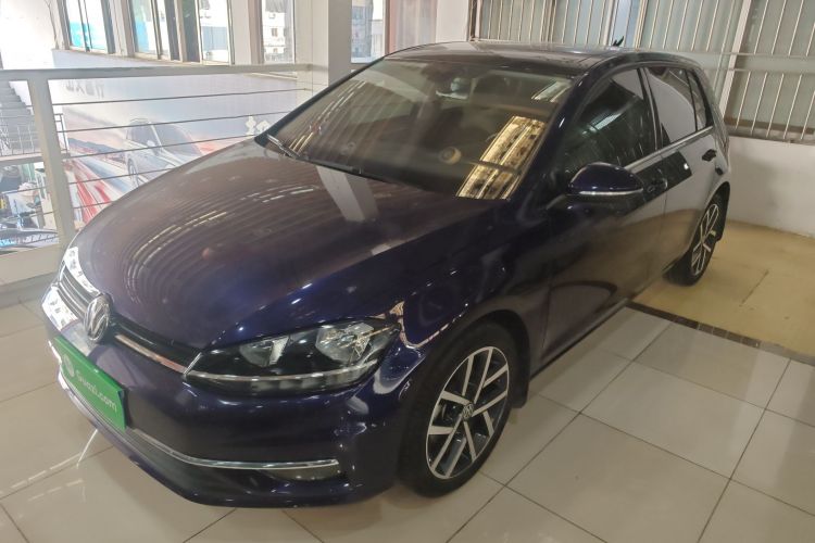 Volkswagen Golf 2020 car image #2