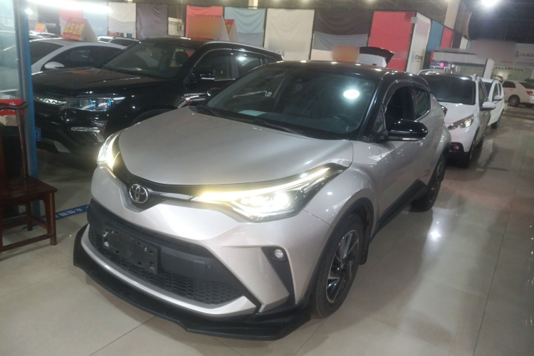 Toyota C-HR 2022 #2 Toyota C-HR 2022 car image #2