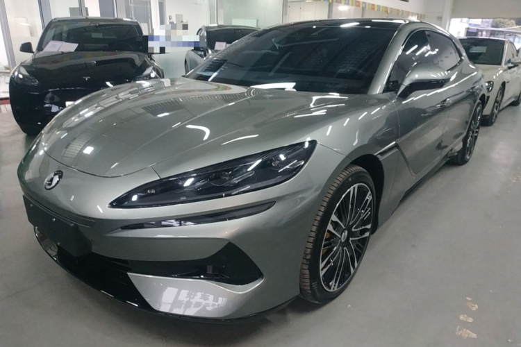 Denza Z9GT 2024 #2 Denza Z9GT 2024 car image #2