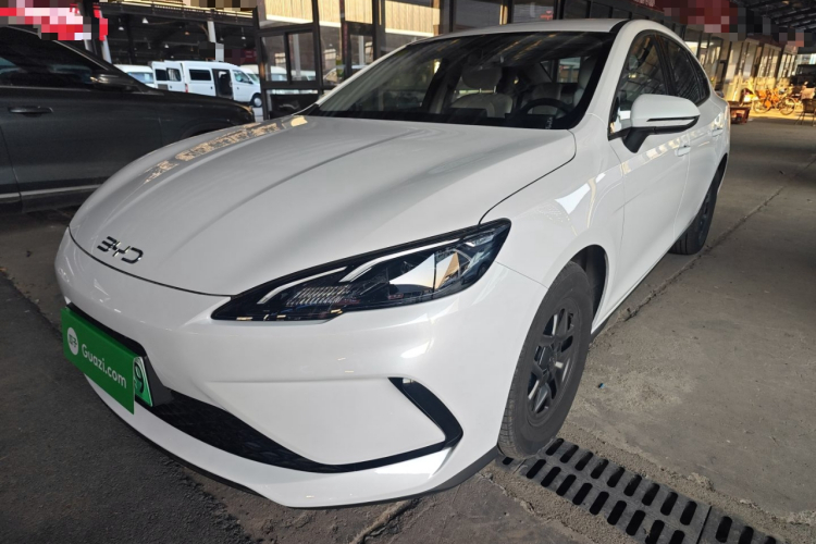 BYD Seal 05 DM-i 2025 car image #2