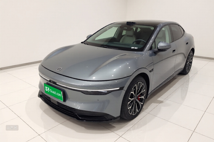 极氪 极氪007 2024 汽车图片 #2