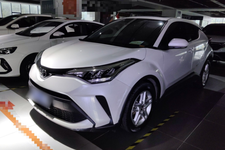 Toyota C-HR 2022 #2 Toyota C-HR 2022 صورة سيارة #2