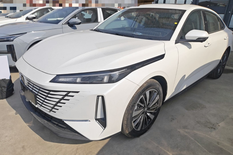 Changan EadoPHEV 2026 immagine di auto #2