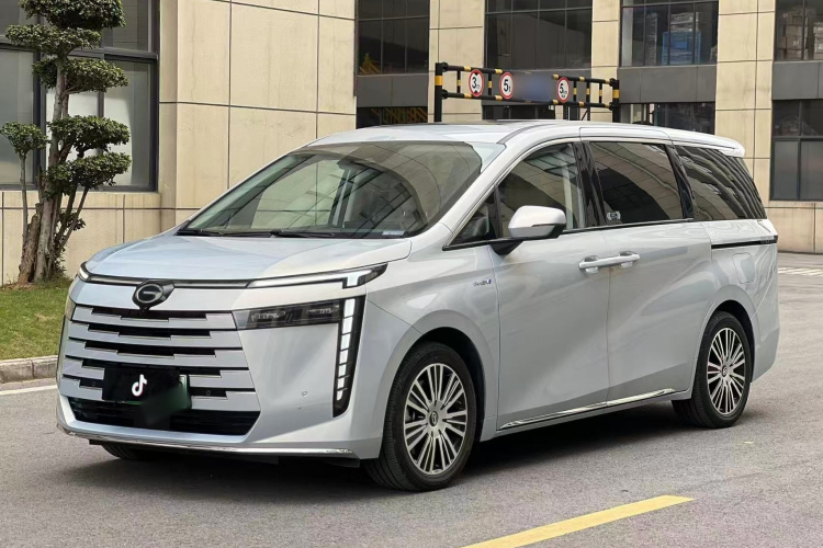 GAC Trumpchi E8 New Energy 2024 car image #2