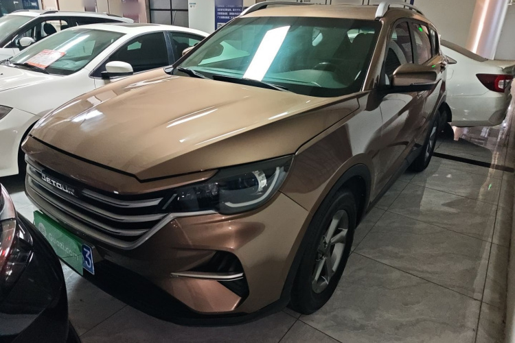 X70M 2020 car image #2
