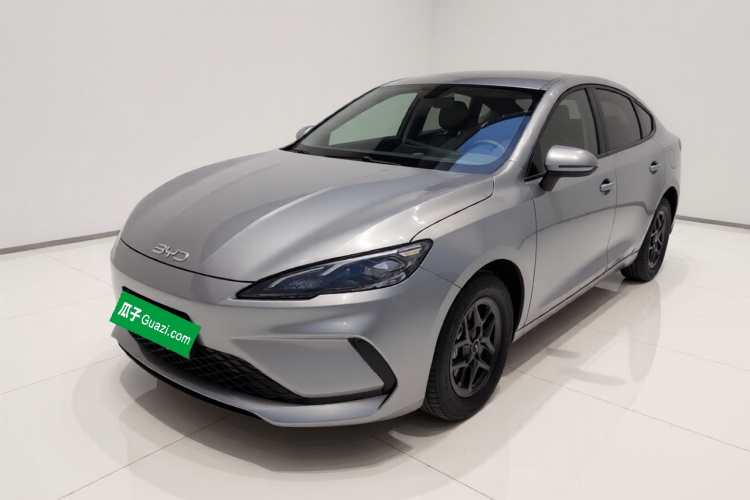 BYD Seal 05 DM-i 2025 car image #2