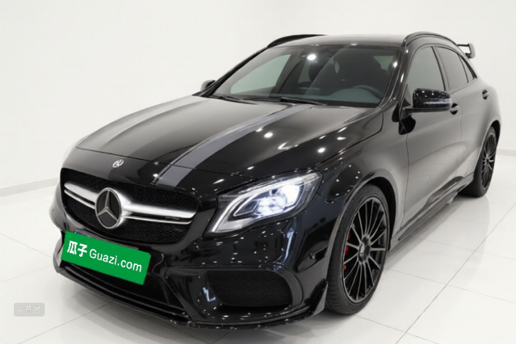 Mercedes-Benz GLA AMG 2018 car image #2