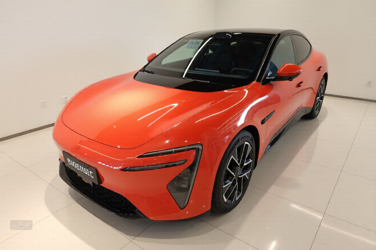 Avatr 06 2025 car image #2