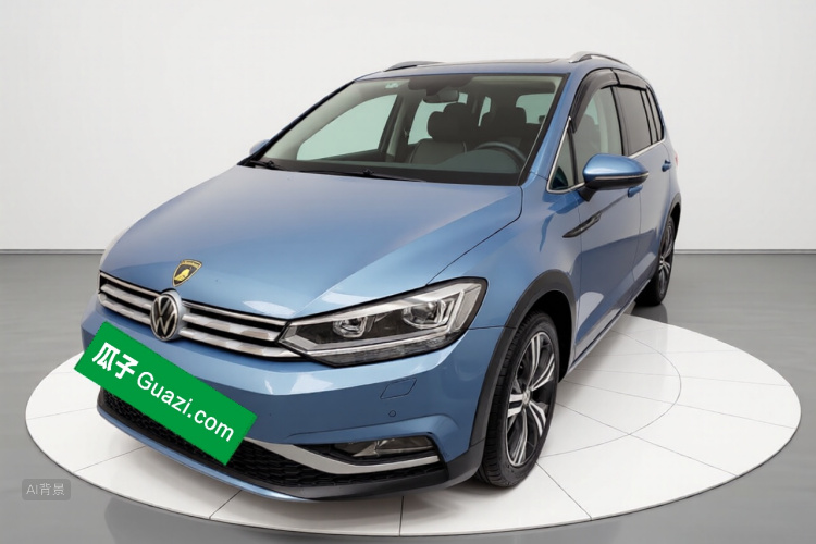 Volkswagen Touran 2020 car image #2