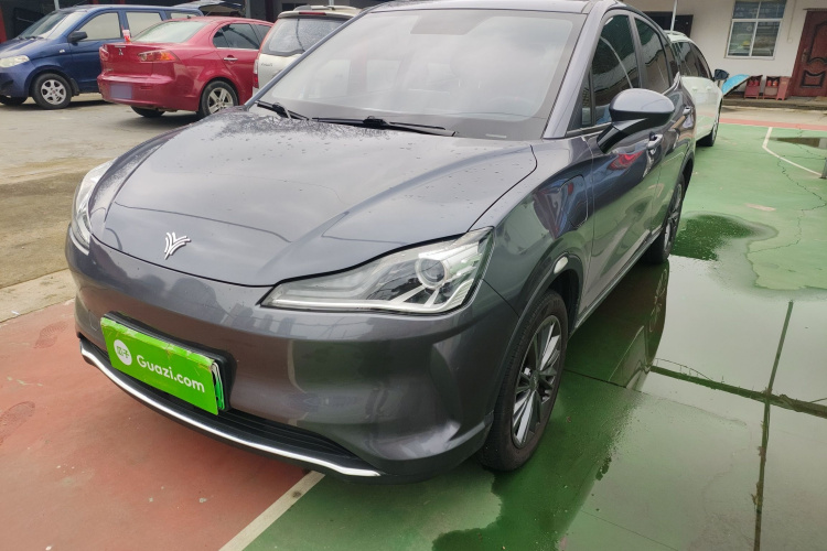 哪吒汽车 哪吒V 2023 汽车图片 #2