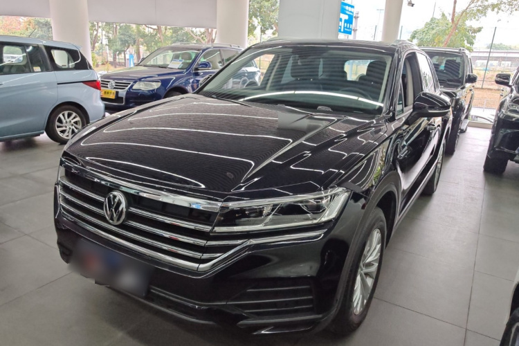 Volkswagen Touareg 2020 immagine di auto #2
