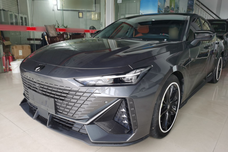 Changan UNI-V 2023 immagine di auto #2