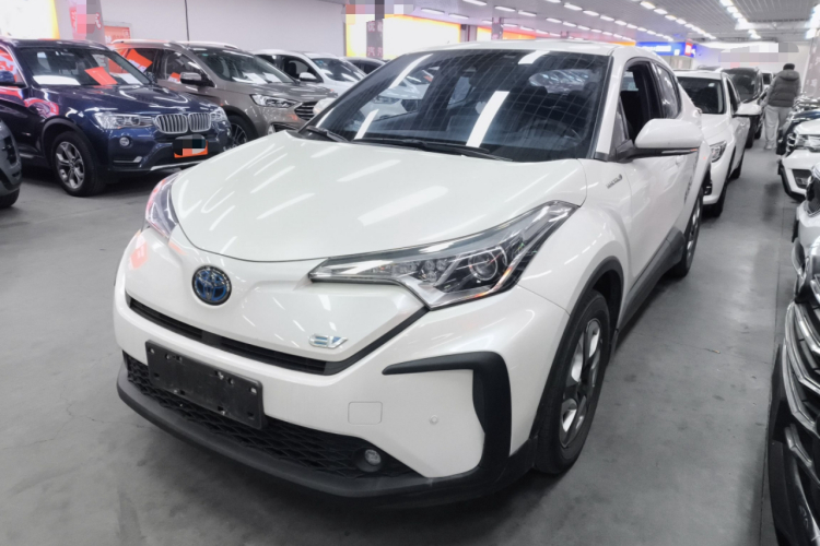 Toyota C-HR EV 2021 car image #2